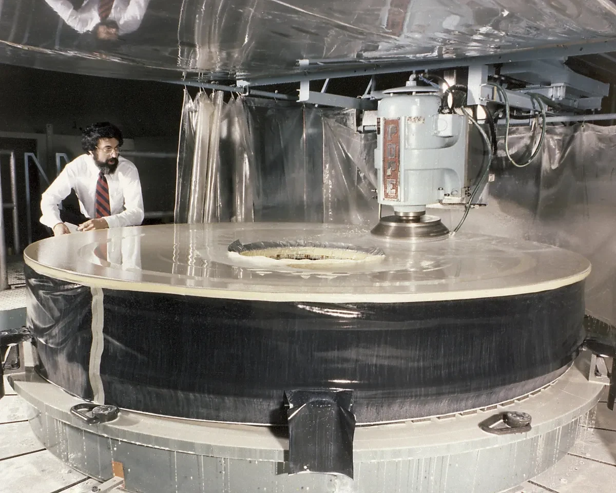 https://science.nasa.gov/wp-content/uploads/2023/04/1979_hst_primary_mirror-jpg.webp